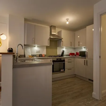 Pass The Keys New Lush 4 Bed Townhouse Garden Parking *